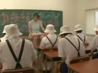 Japońskie klasa zabawa pokaz