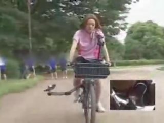 日本语 孩儿 masturbated 而 骑术 一 specially modified 性别 电影 视频 bike!