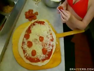 Pussy Backed Pizza