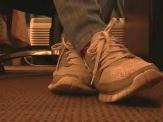 Nike mugt sneaker squeezes hand crushing full video