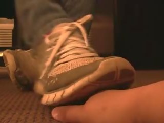 Nike Free sneaker squeezes hand crushing Full video