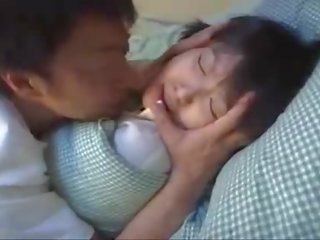 Glorious asiatisch teenager gefickt von sie stiefvater